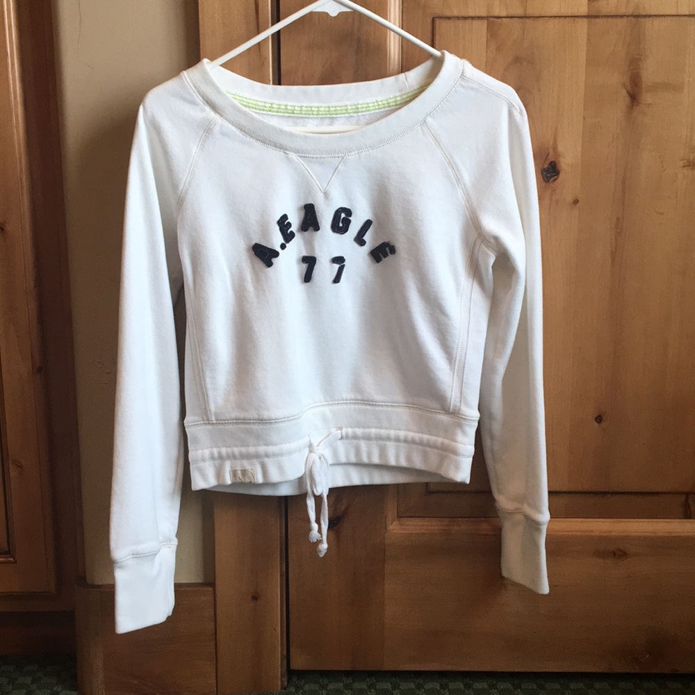 Cute White American Eagle Cropped Sweatshirt